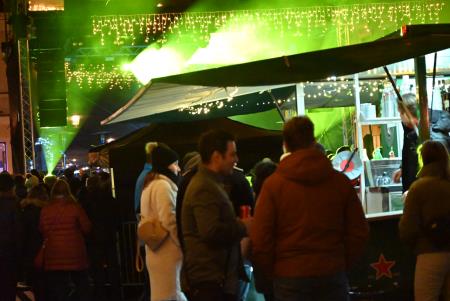 Včeraj je prvi koncert Pravljičnega Kamnik privabil število obiskovalcev (22)